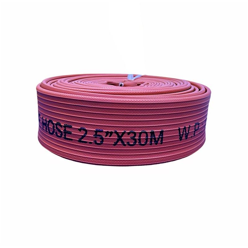 Flachschlauch aus Naturkautschuk – wetterfest und abriebfest für den Außenbereich